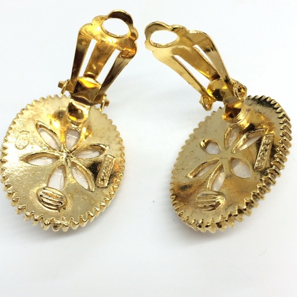 VINTAGE SPHINX PEARL RHINESTONE GOLD TONE OVAL LARGE CLIP ON STATEMENT EARRINGS - Picture 13 of 16